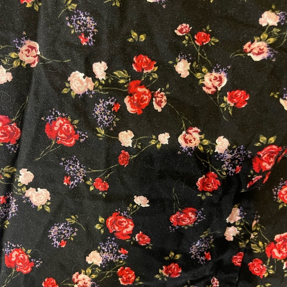 Floral Skirt OneHeart size Sm faux wrap with ruffle - Picture 3 of 3